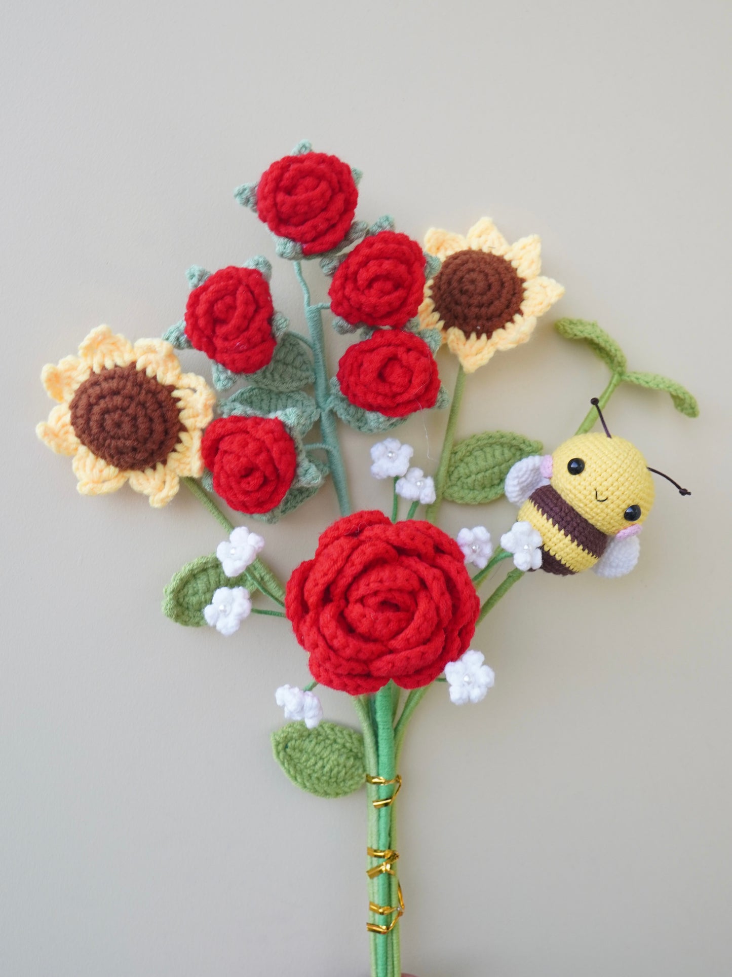 Crochet Flower Bouquet, 100% Handmade | Red