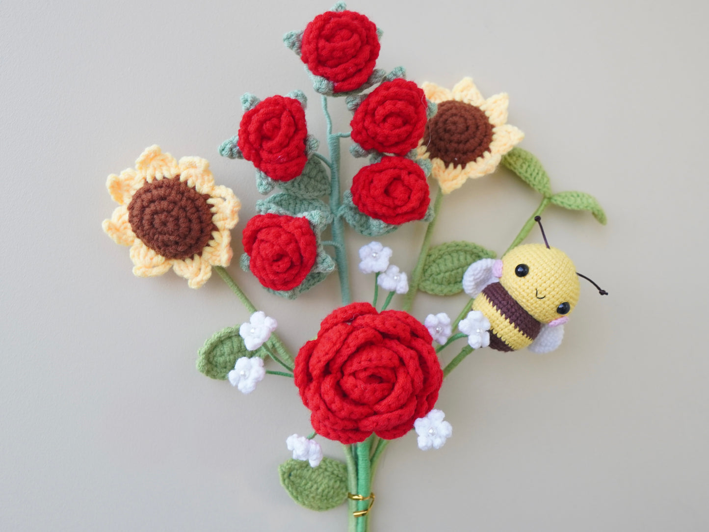 Crochet Flower Bouquet, 100% Handmade | Red